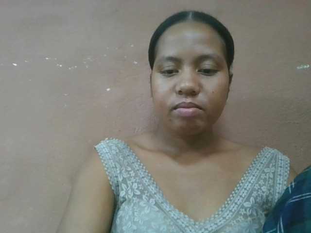 Tharcile live webcam show