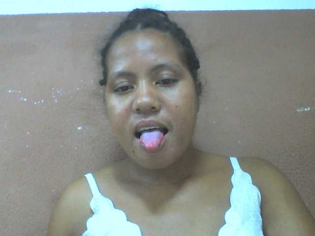 Tharcile live cam on BongaCams