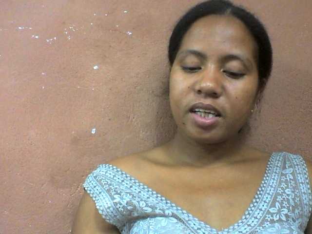 Tharcile live cam on BongaCams