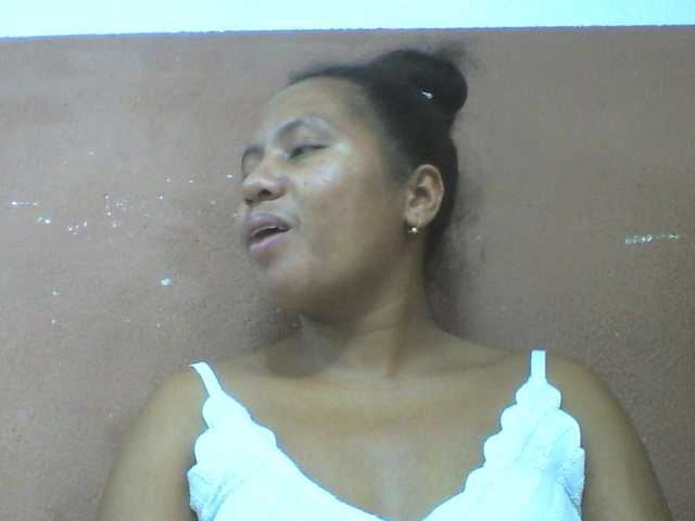 Tharcile live cam on BongaCams