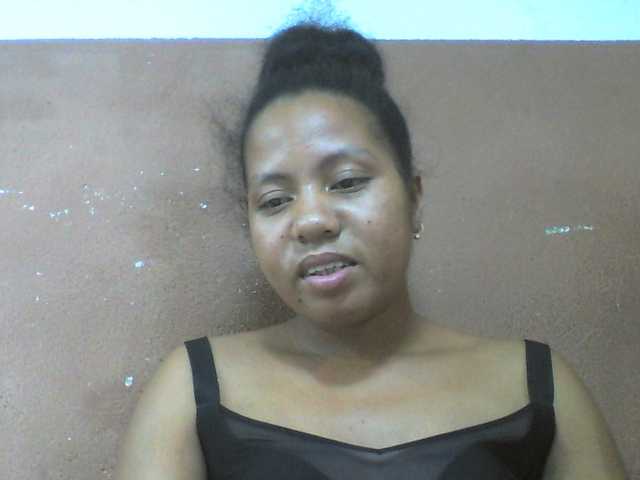 Tharcile live cam on BongaCams
