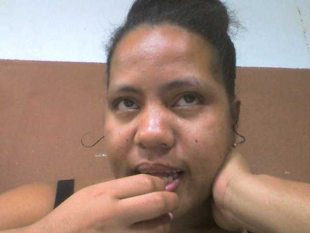 Tharcile live cam on BongaCams