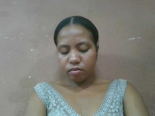 Tharcile live webcam show