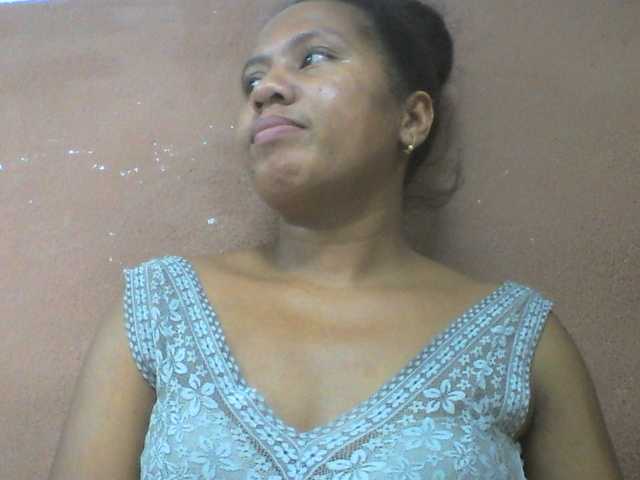 Tharcile live cam on BongaCams