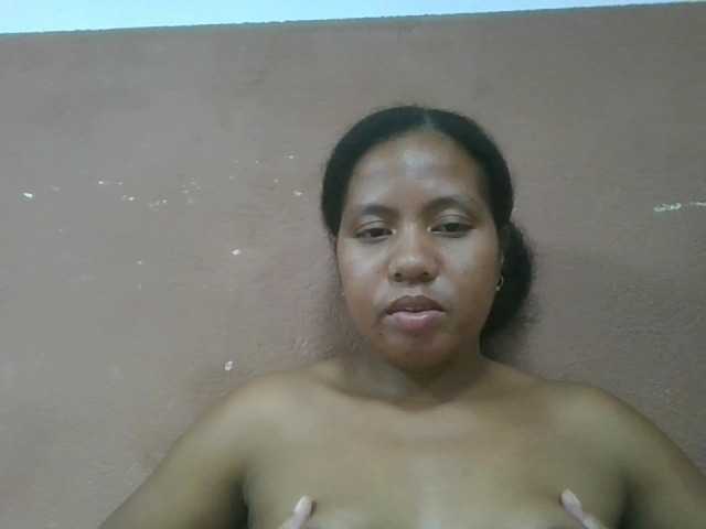 Tharcile live cam on BongaCams
