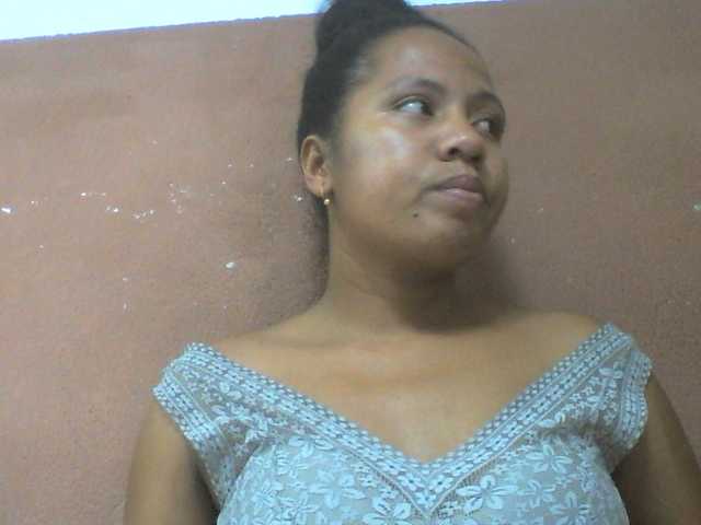Tharcile live cam on BongaCams