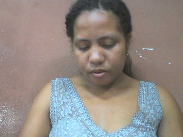 Tharcile live cam on BongaCams