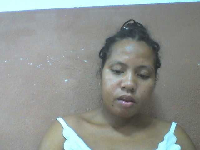 Tharcile live cam on BongaCams