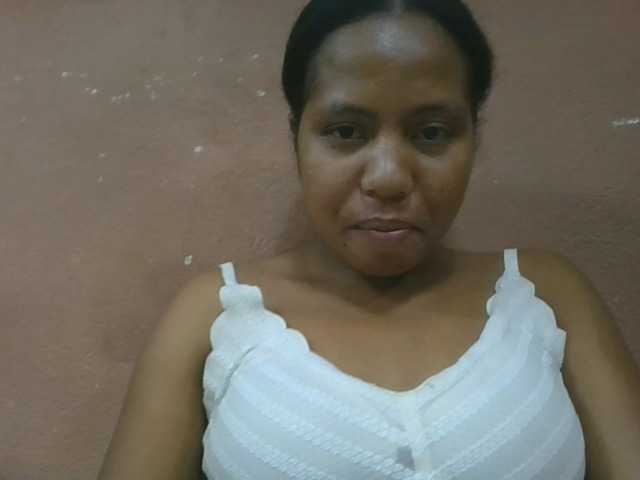 Tharcile live cam on BongaCams