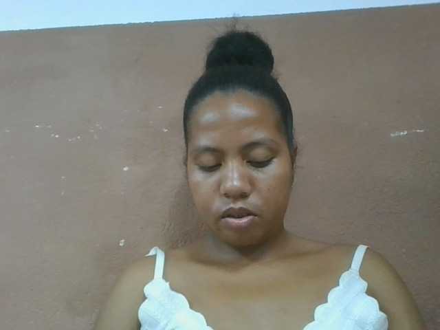 Tharcile live cam on BongaCams