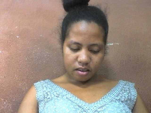 Tharcile live cam on BongaCams