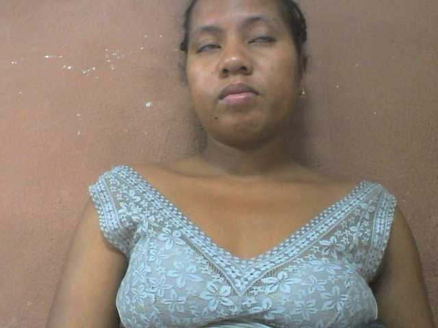 Tharcile live cam on BongaCams