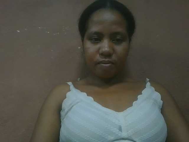 Tharcile live cam on BongaCams