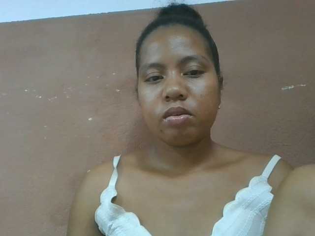 Tharcile live cam on BongaCams