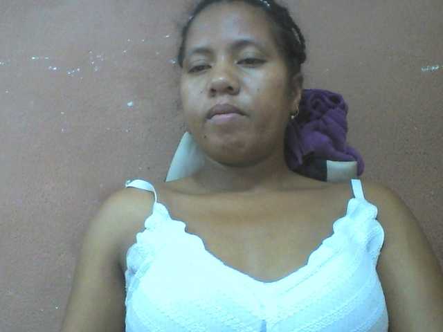 Tharcile live cam on BongaCams