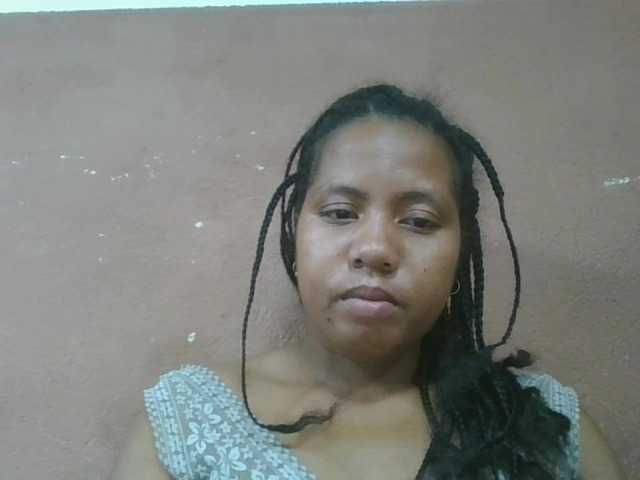 Tharcile live webcam show