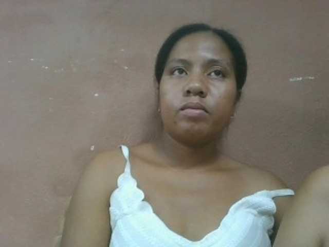 Tharcile live cam on BongaCams