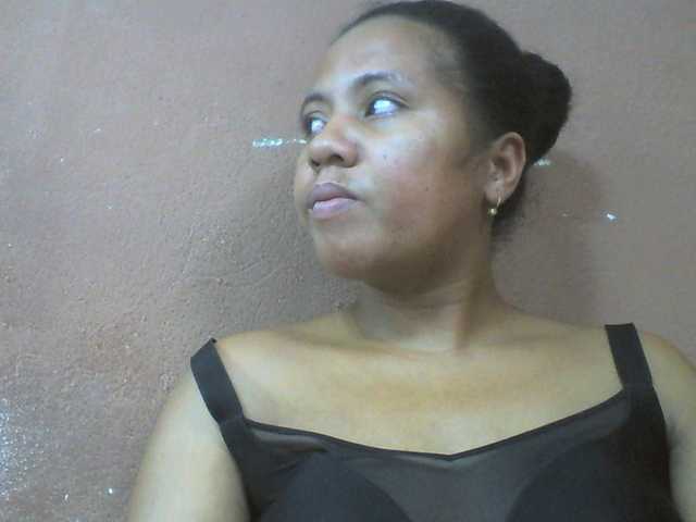 Tharcile live cam on BongaCams