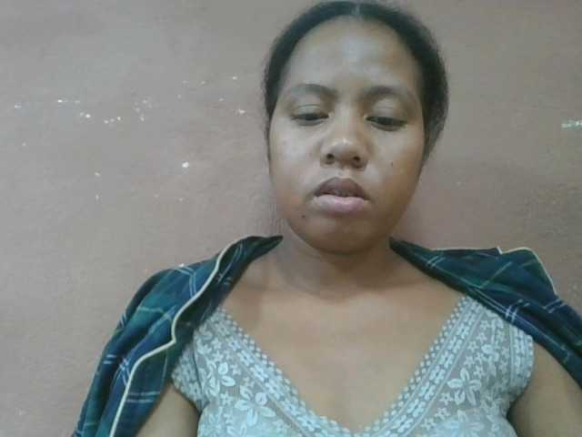 Tharcile live webcam show