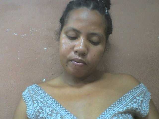Tharcile live cam on BongaCams
