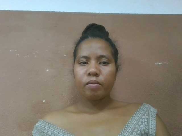 Tharcile live cam on BongaCams