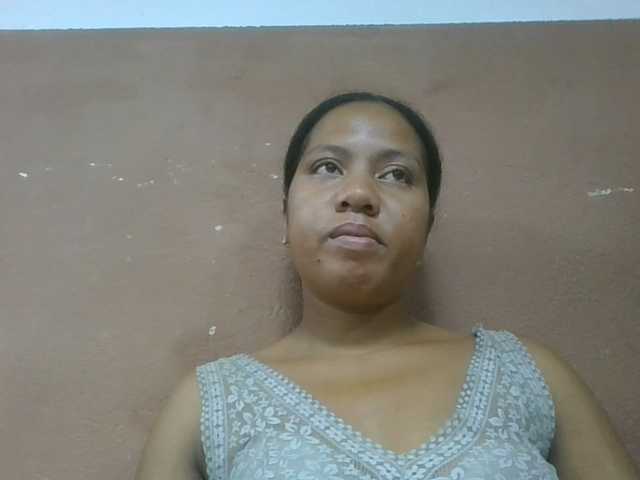 Tharcile live cam