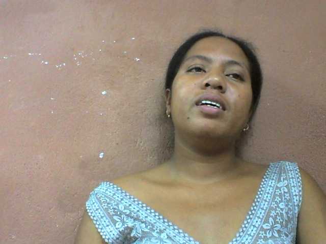 Tharcile live cam on BongaCams