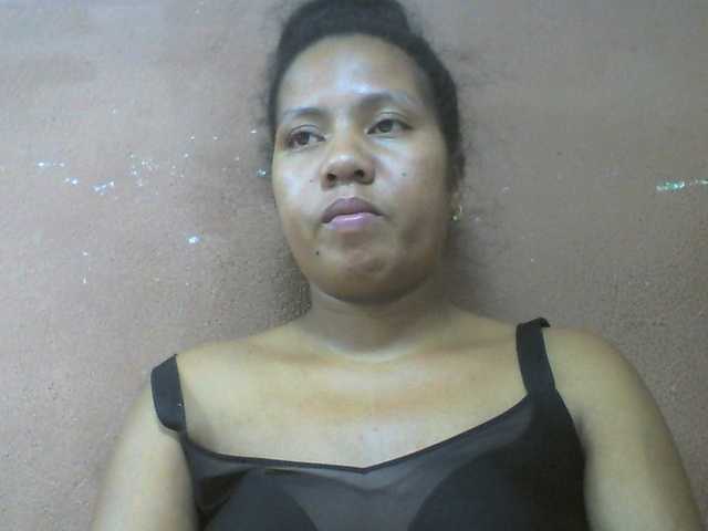 Tharcile live cam on BongaCams