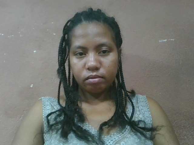 Tharcile live webcam show
