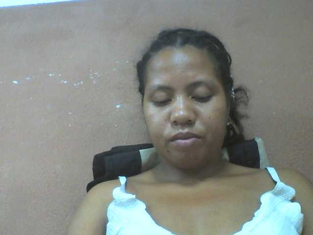 Tharcile live cam on BongaCams