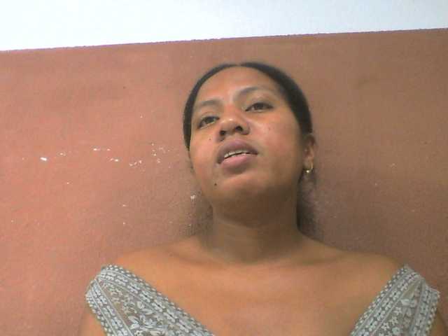 Tharcile live cam on BongaCams