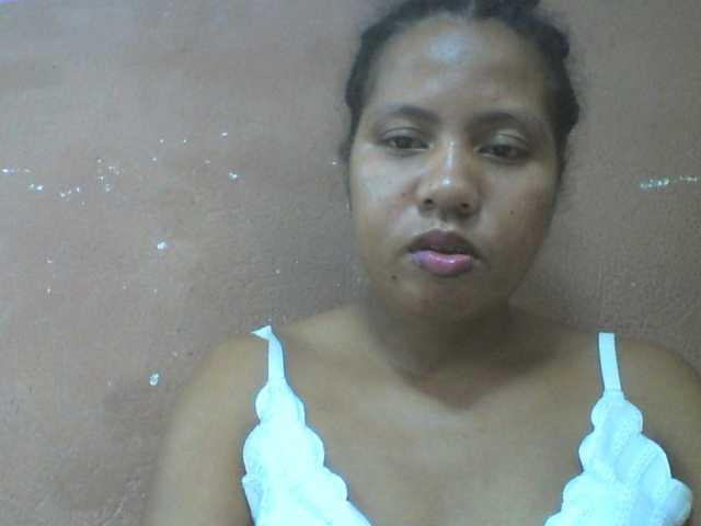 Tharcile live cam on BongaCams