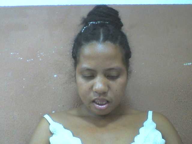 Tharcile live cam on BongaCams