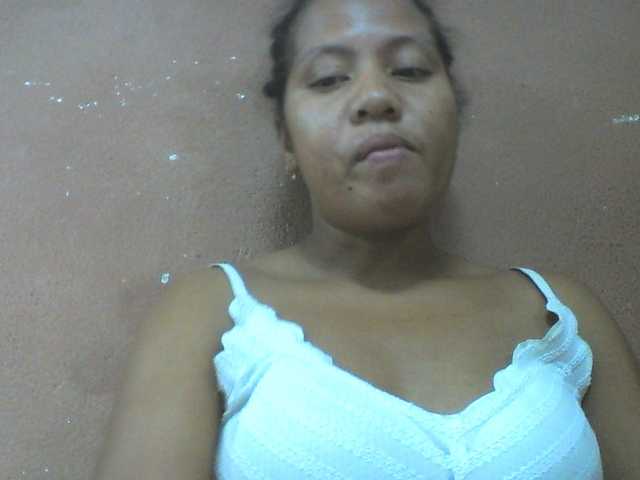 Tharcile live cam on BongaCams