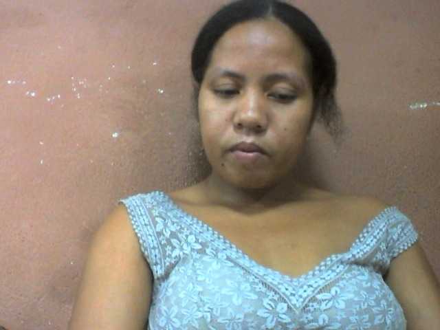 Tharcile live cam on BongaCams