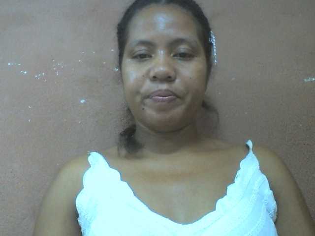 Tharcile live cam on BongaCams