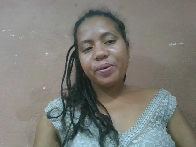 Tharcile live webcam show