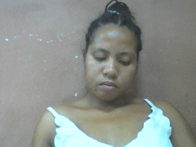 Tharcile live cam on BongaCams