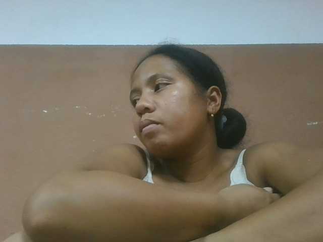 Tharcile live cam on BongaCams