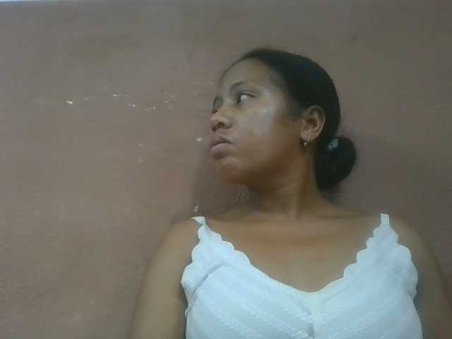 Tharcile live cam