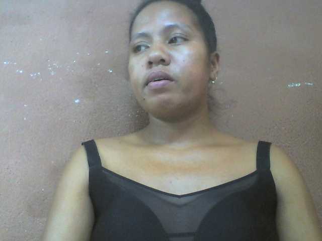 Tharcile live cam on BongaCams