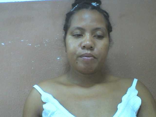 Tharcile live cam on BongaCams