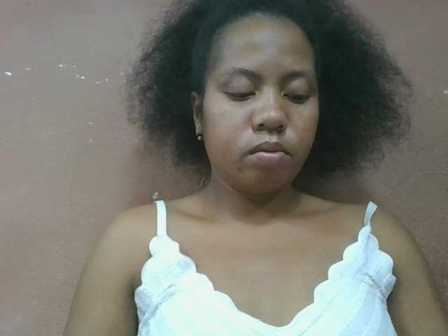 Tharcile live cam on BongaCams