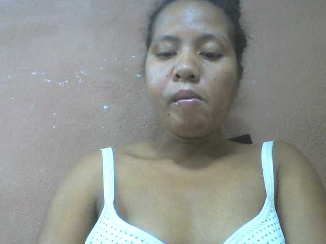 Tharcile live cam on BongaCams