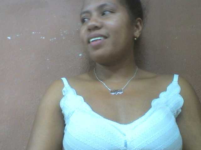 Tharcile live cam on BongaCams