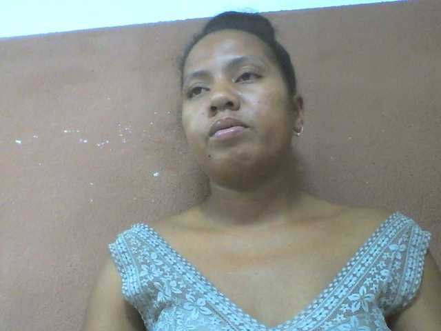 Tharcile live cam on BongaCams