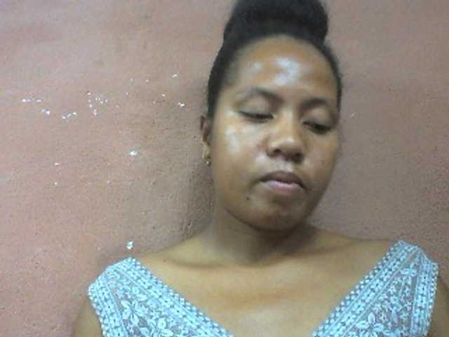 Tharcile live cam on BongaCams