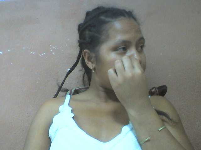 Tharcile live cam on BongaCams