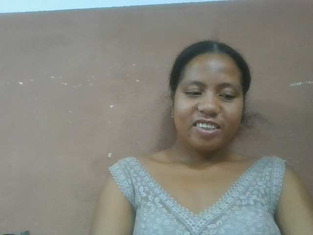 Tharcile live cam on BongaCams
