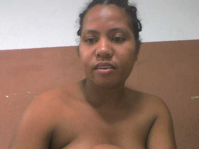 Tharcile live cam on BongaCams